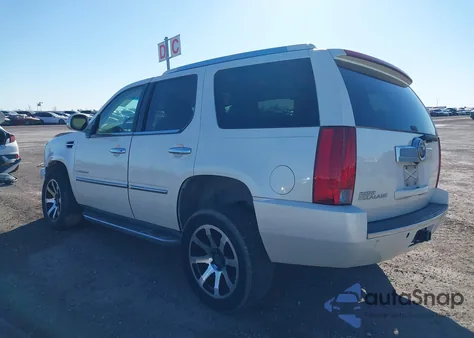 2007 Cadillac Escalade Standard from USA, damaged, VIN 1GYFK63827R144335